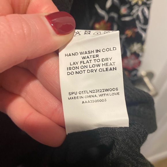 BloomChic Women Plus Black Floral Embroidered Blouse - NWT - Picture 5 of 10